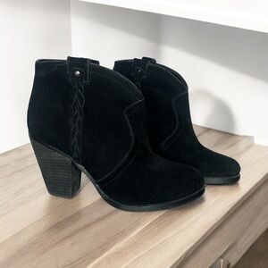 Vince Camuto Women's Size 7.5 M Western Style Black Suede Hudson Heeled Bootie